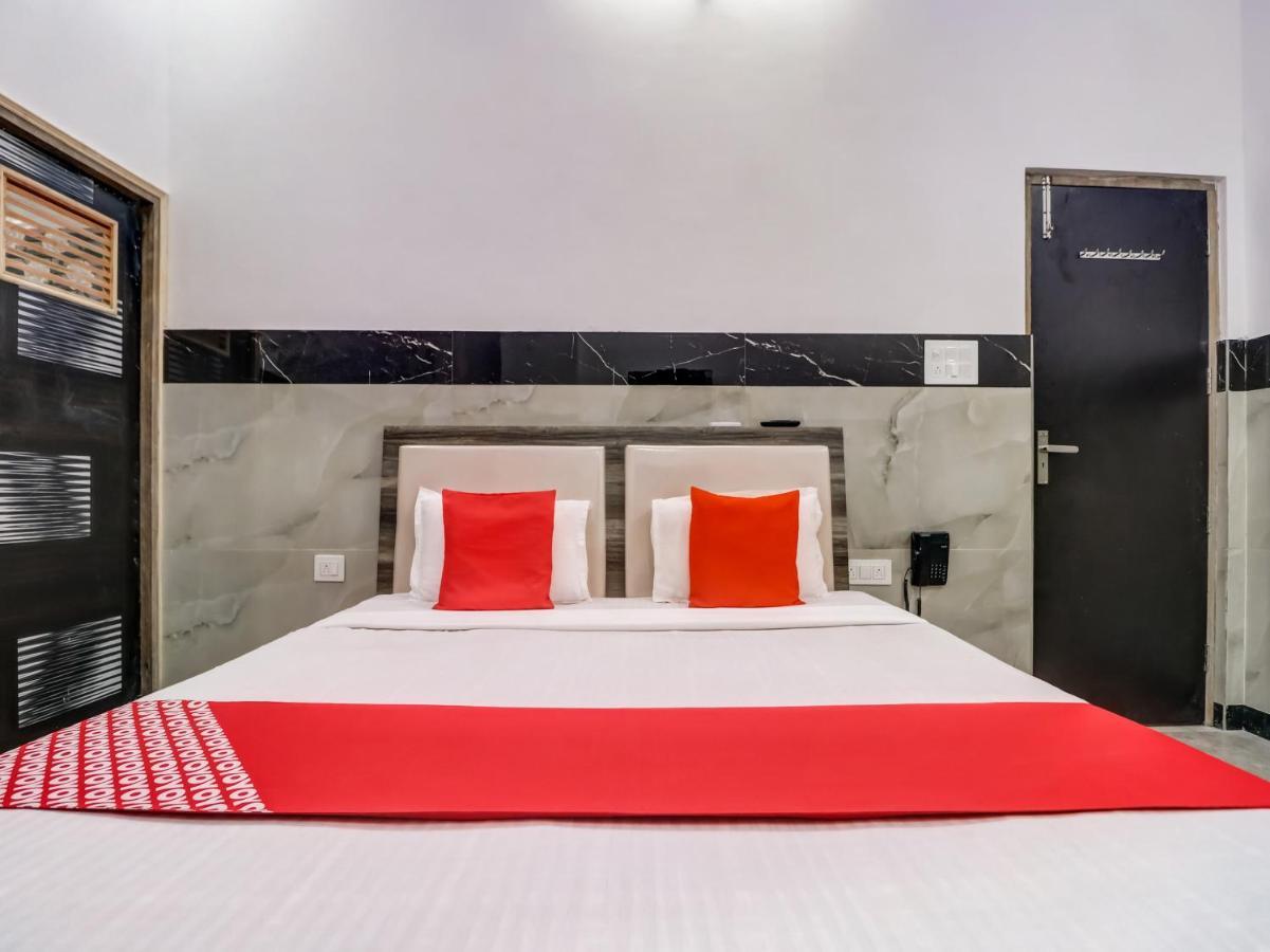 Oyo Flagship 83121 Hotel Rose Vip Saháranpur Exteriér fotografie